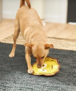 STAR WARS C-3PO Flat Plush Squeaky Dog Toy 7 STAR WARS C-3PO Flat Plush Squeaky Dog Toy -STAR WARS Shop 220603 PT3. SY630 V1615586253