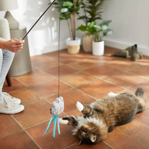 STAR WARS MILLENNIUM FALCON Teaser Cat Toy with Catnip 3 STAR WARS MILLENNIUM FALCON Teaser Cat Toy with Catnip - Image 3